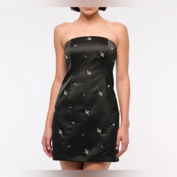 Abercrombie & Fitch Dresses & Skirts - Abercrombie Fitch Black Embellished Strapless Mini Dress XSmall
